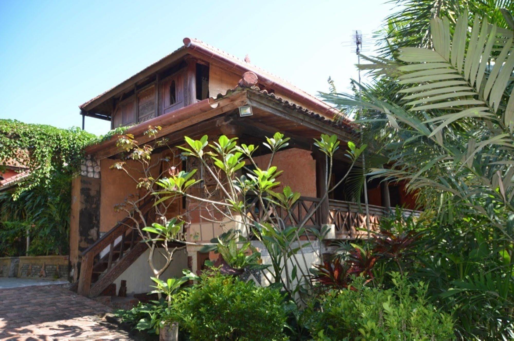 Stanley Lombok Hotel Mataram Kültér fotó