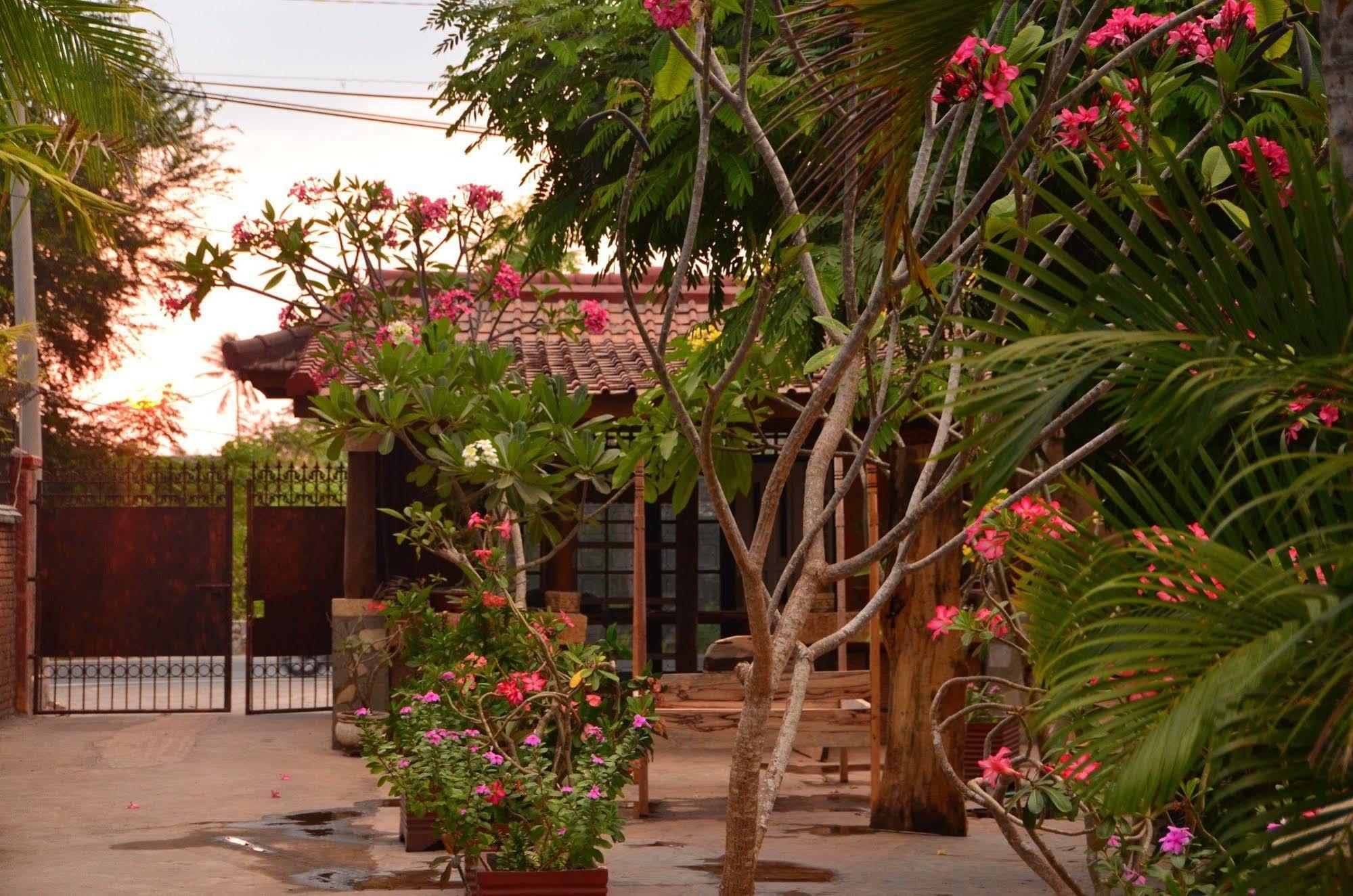 Stanley Lombok Hotel Mataram Kültér fotó